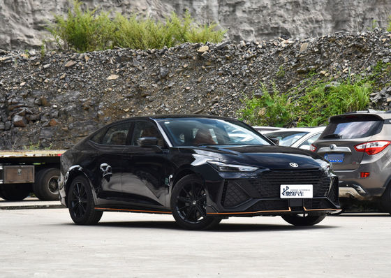 Buon prezzo Fast Ship Turbo 2WD Chang An EV Changan UNI-V Cina Barata DCT Hatchback Sedan Car