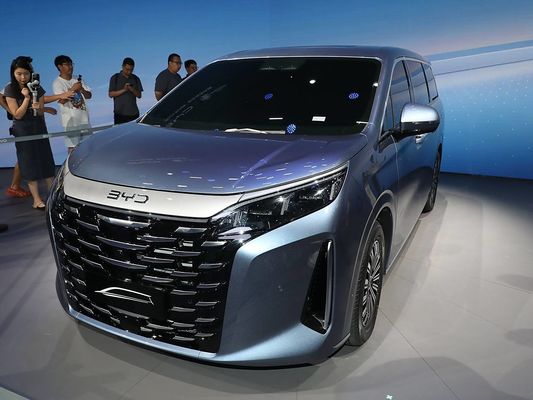 Nuova Versione Ultima BYD Xia MPV Uso In Famiglia 7 Posti Ibrido Benzina 1.5T EV Auto